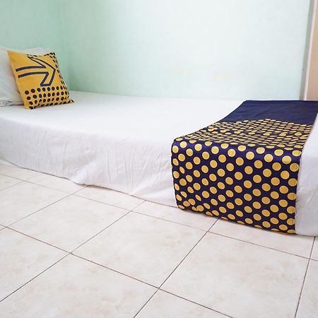 Hotel Spot On 93611 Kost Pak Suyatno Syariah 2 Ponorogo Zewnętrze zdjęcie