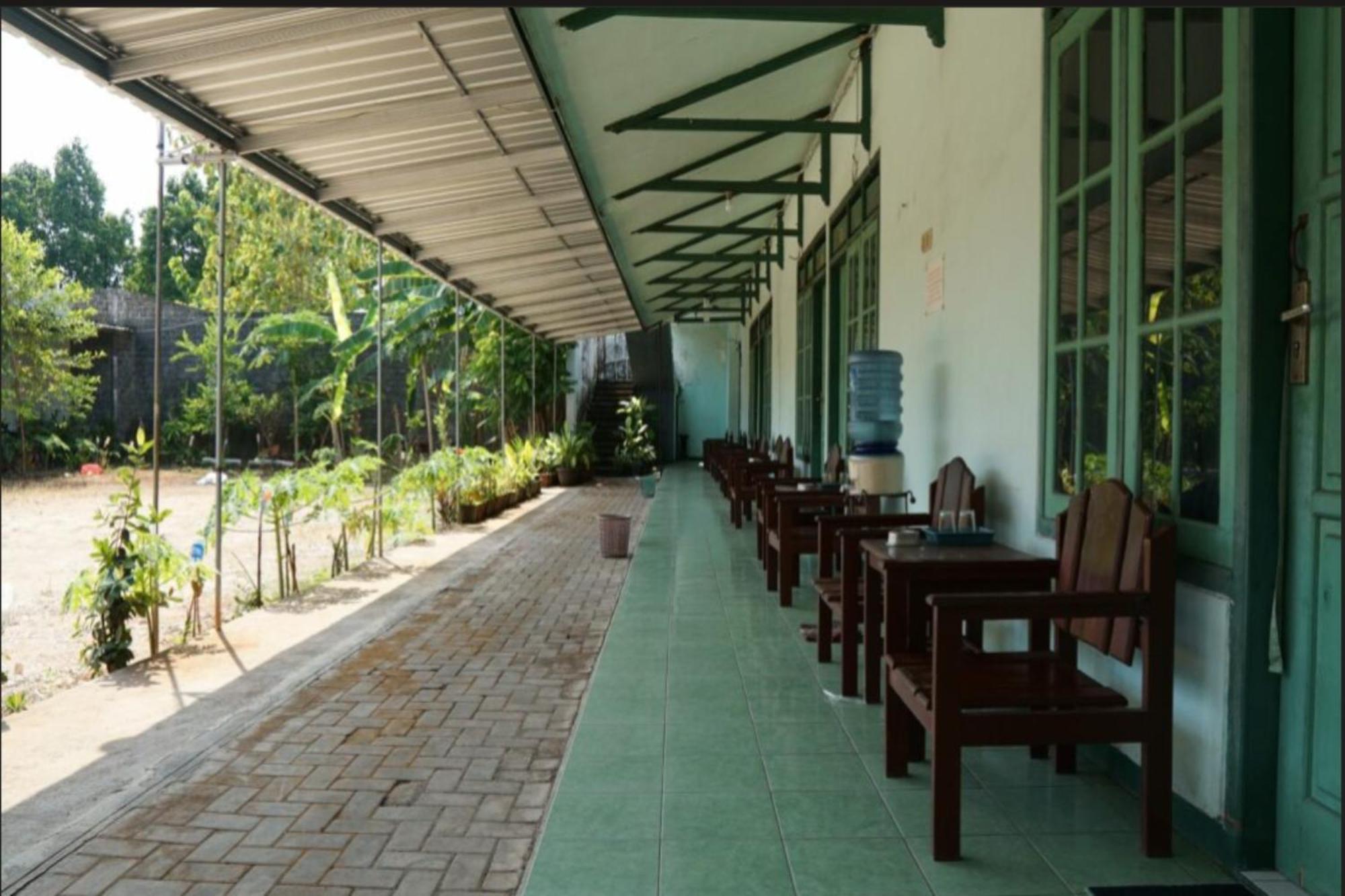 Hotel Spot On 93611 Kost Pak Suyatno Syariah 2 Ponorogo Zewnętrze zdjęcie