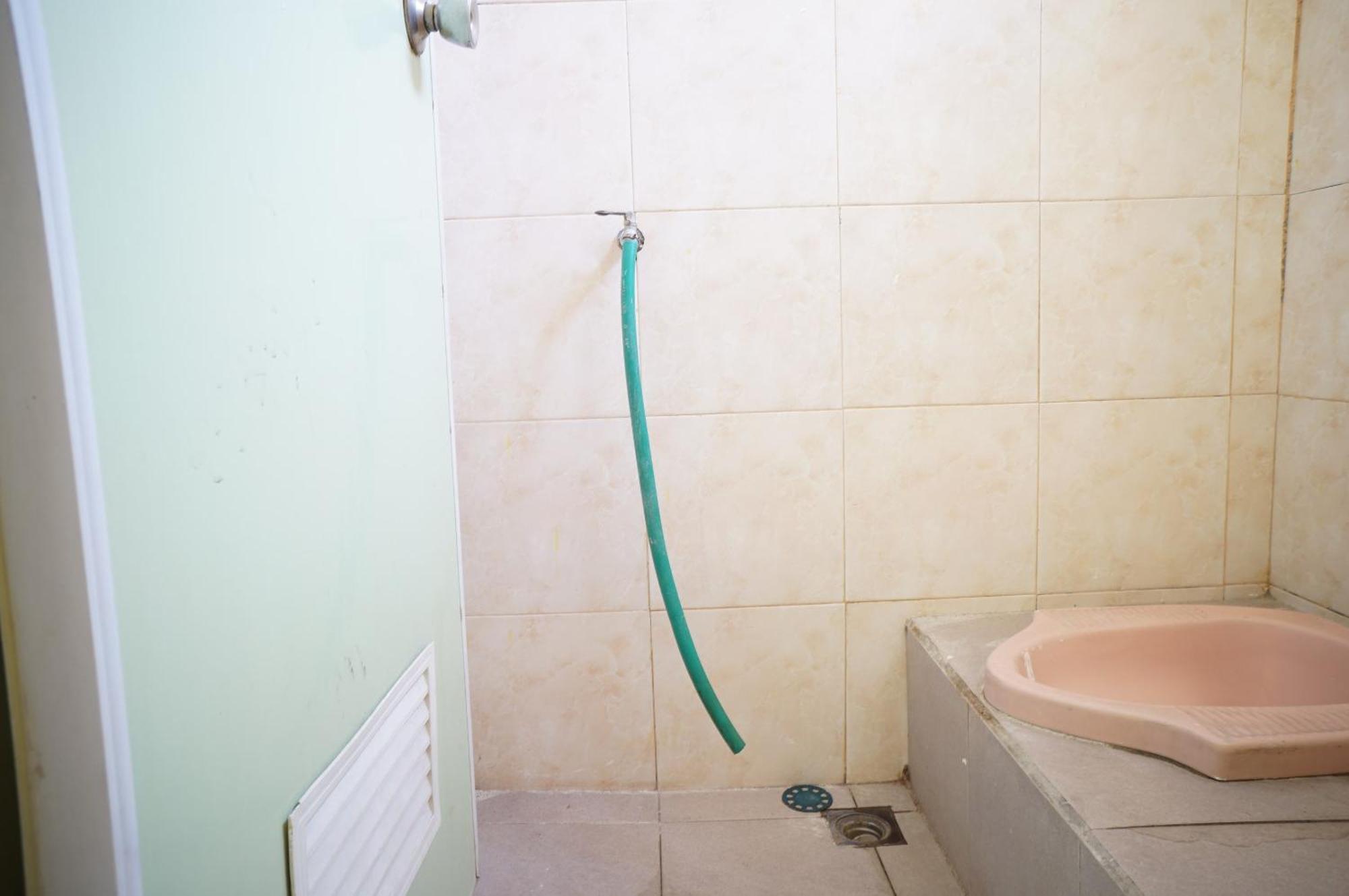 Hotel Spot On 93611 Kost Pak Suyatno Syariah 2 Ponorogo Zewnętrze zdjęcie
